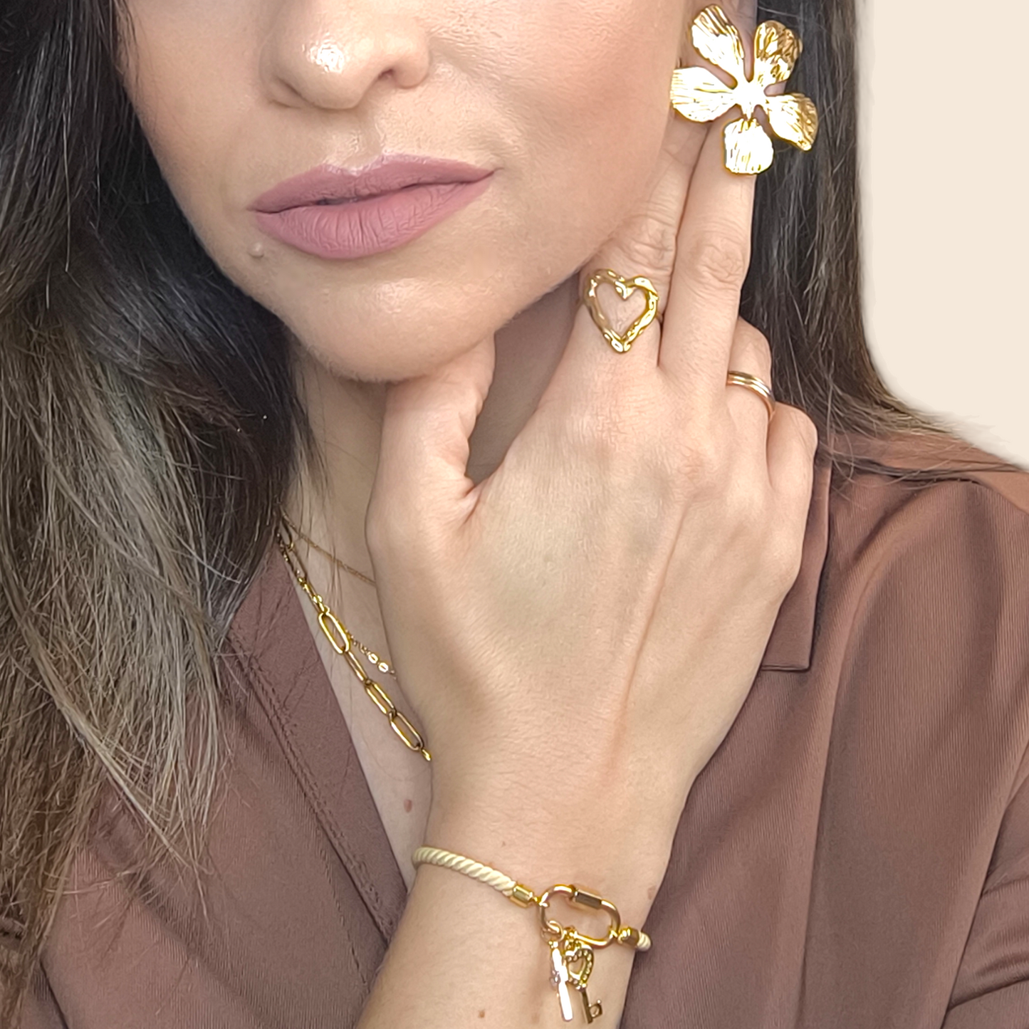 ARETES LEIA