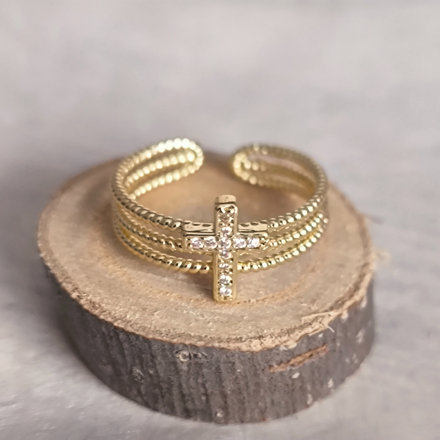 COLECCIÓN AUREA LUMEN – Anillos de luz en movimiento