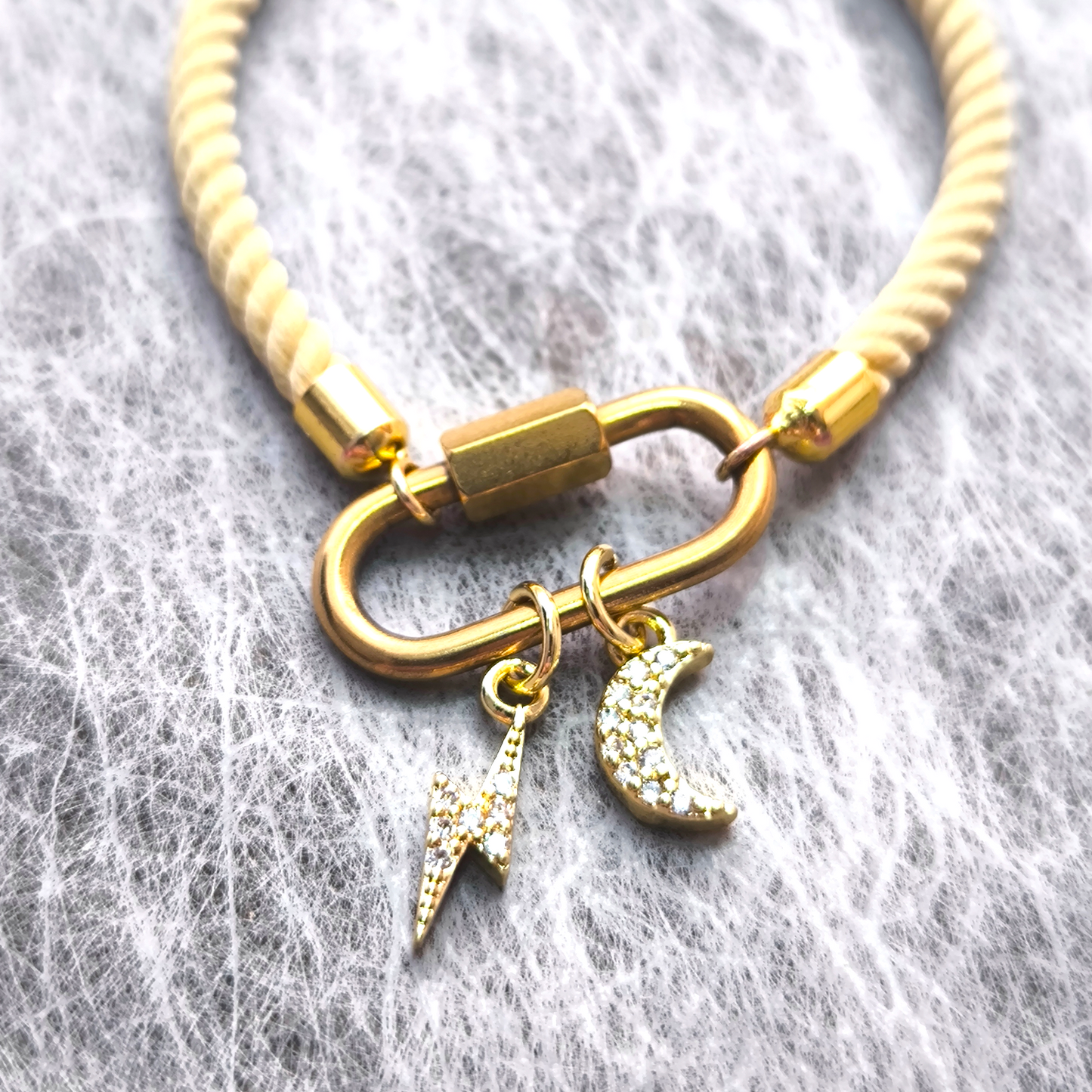 Charm Luna Brillante