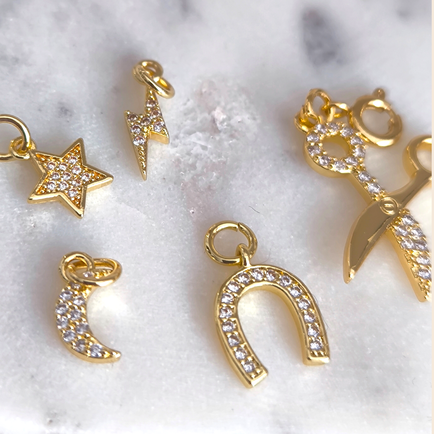 Charm Luna Brillante