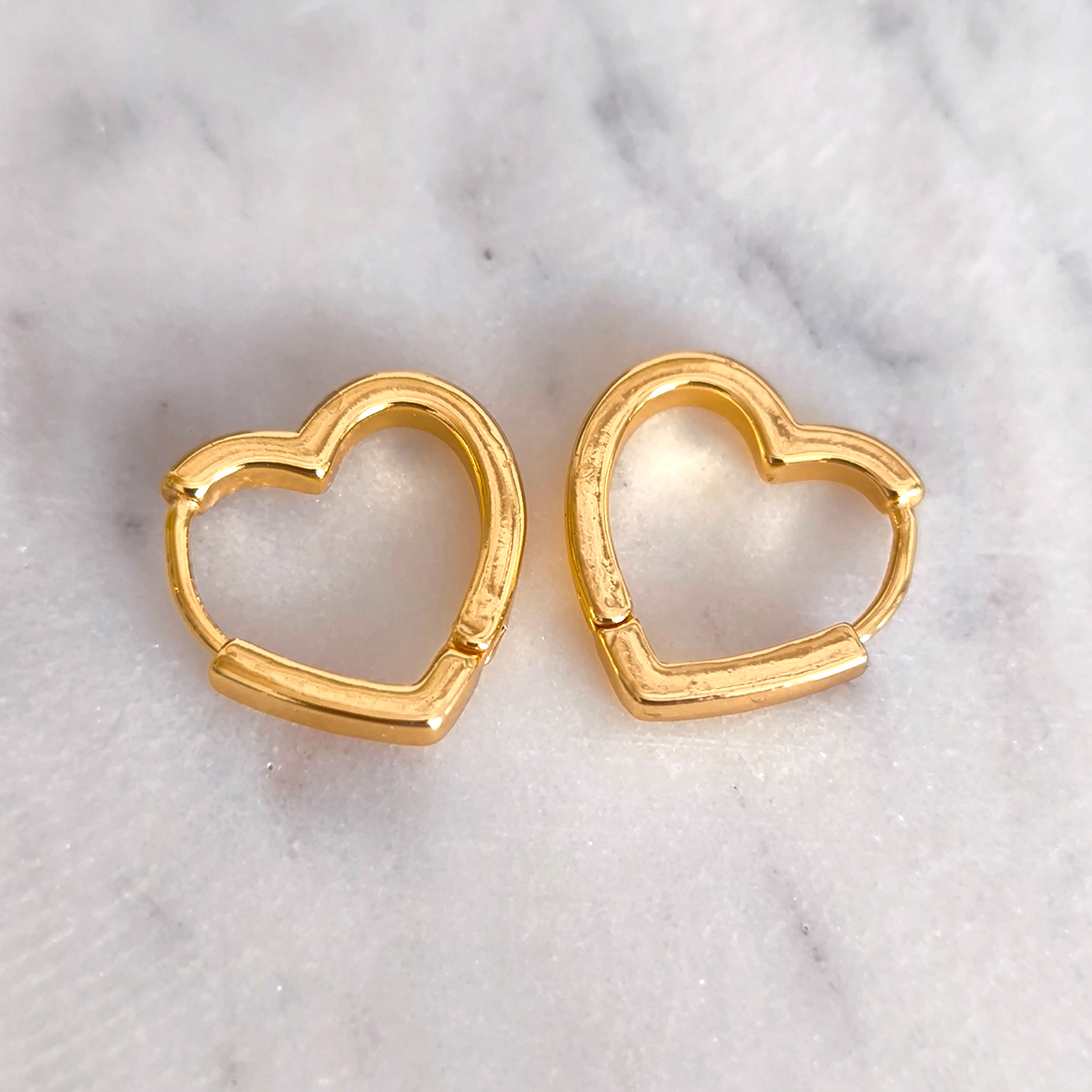 Aretes Corazón en Relieve