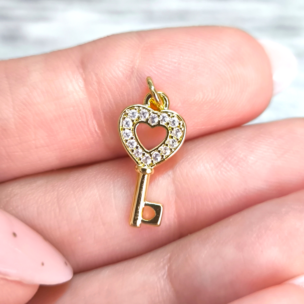HEART KEY CHARM- LLAVE BRILLANTE