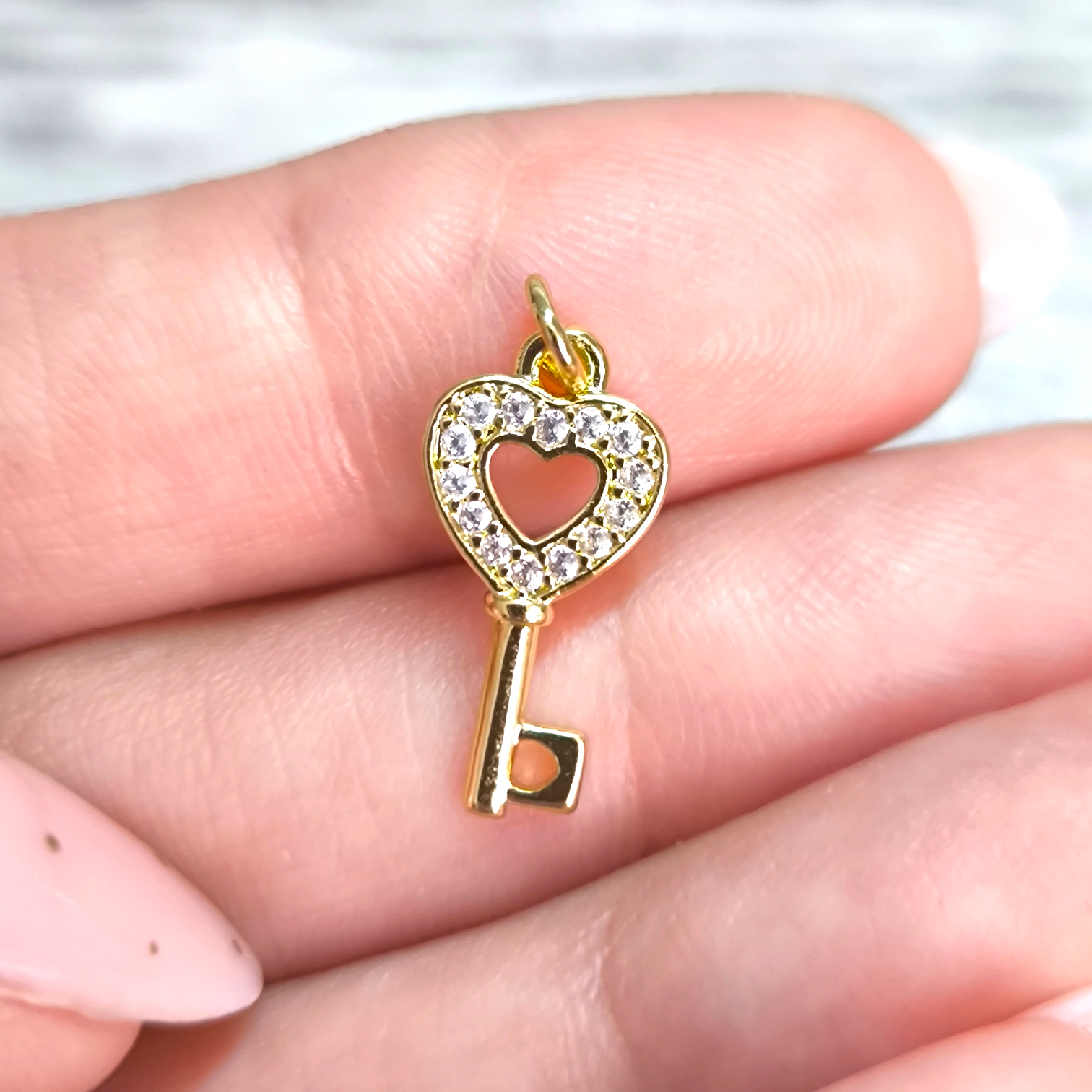 HEART KEY CHARM- LLAVE BRILLANTE