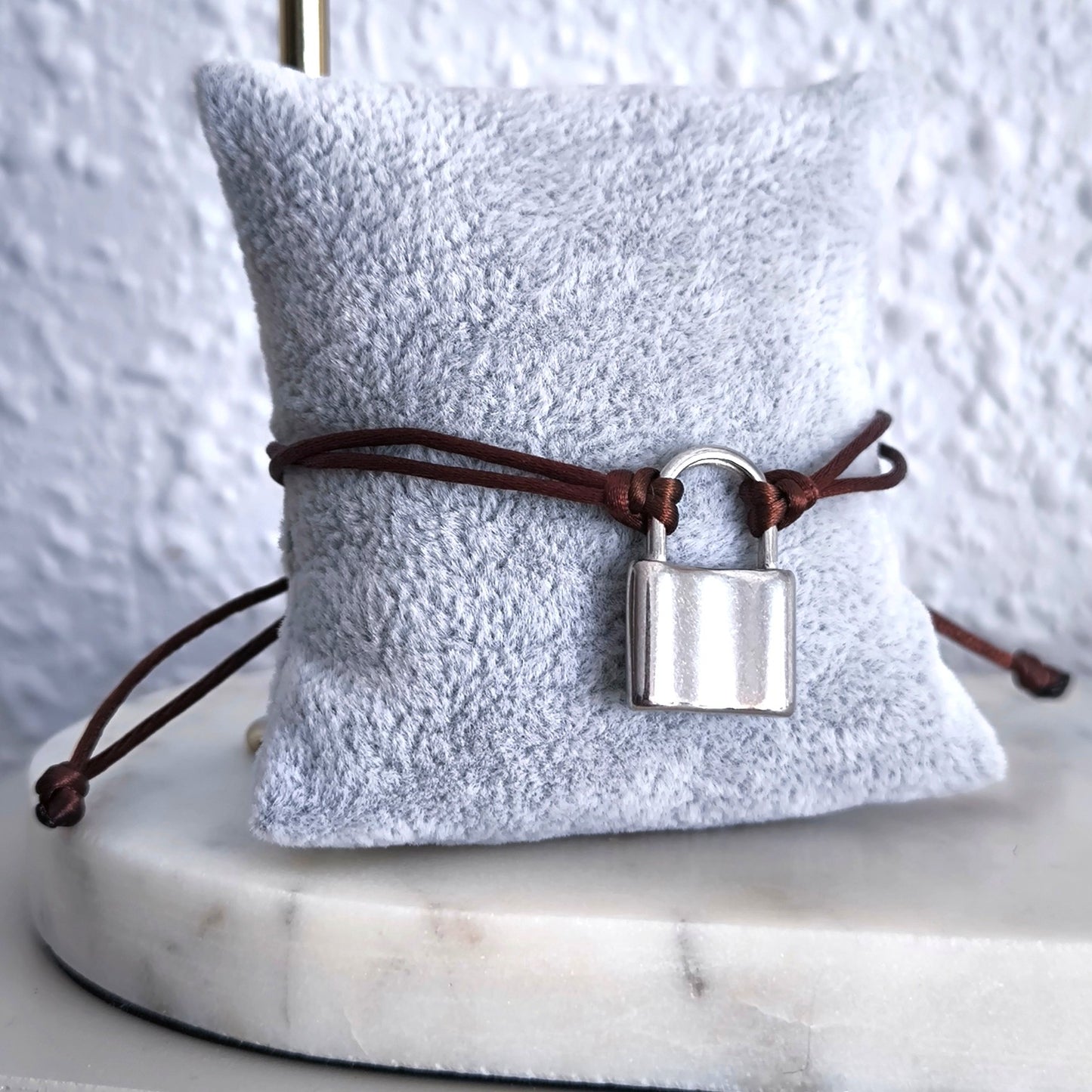 Pulsera Hilo Candado · plata