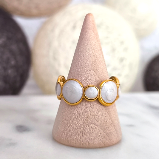 Anillo Esferas Blancas