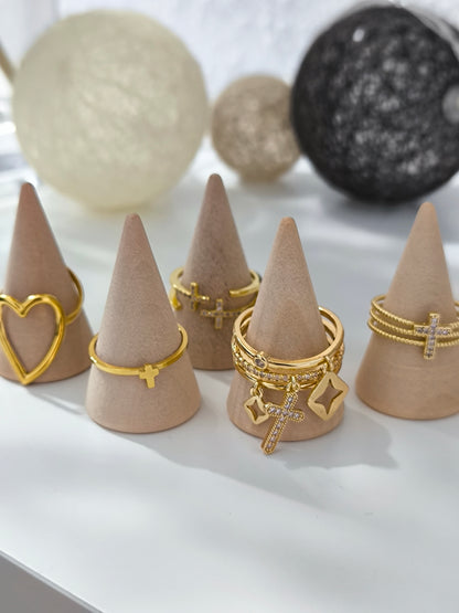 Anillo Esfera Fina con Cruz Pequeña