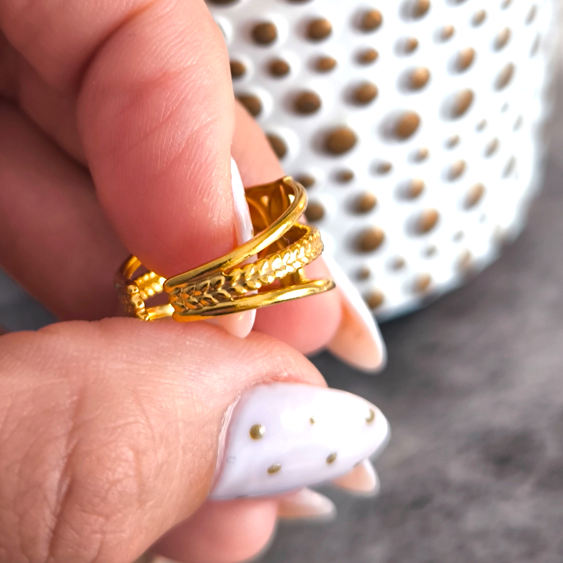 Anillo Abierto Vintage Francés en Acero de Titanio Platinado Dorado Antirrosa para Mujer con Piedra Verde – Joyería Casual de Moda