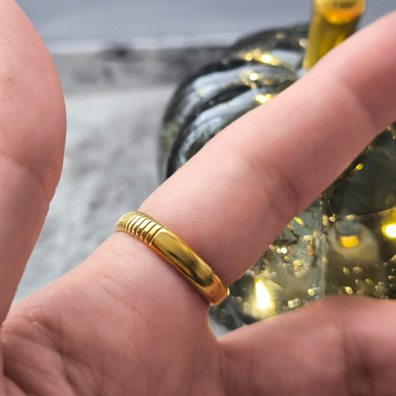 Anillo Ovalado de Doble Capa en Acero Inoxidable con Piedra Verde – Joyería Casual de Moda para Mujer