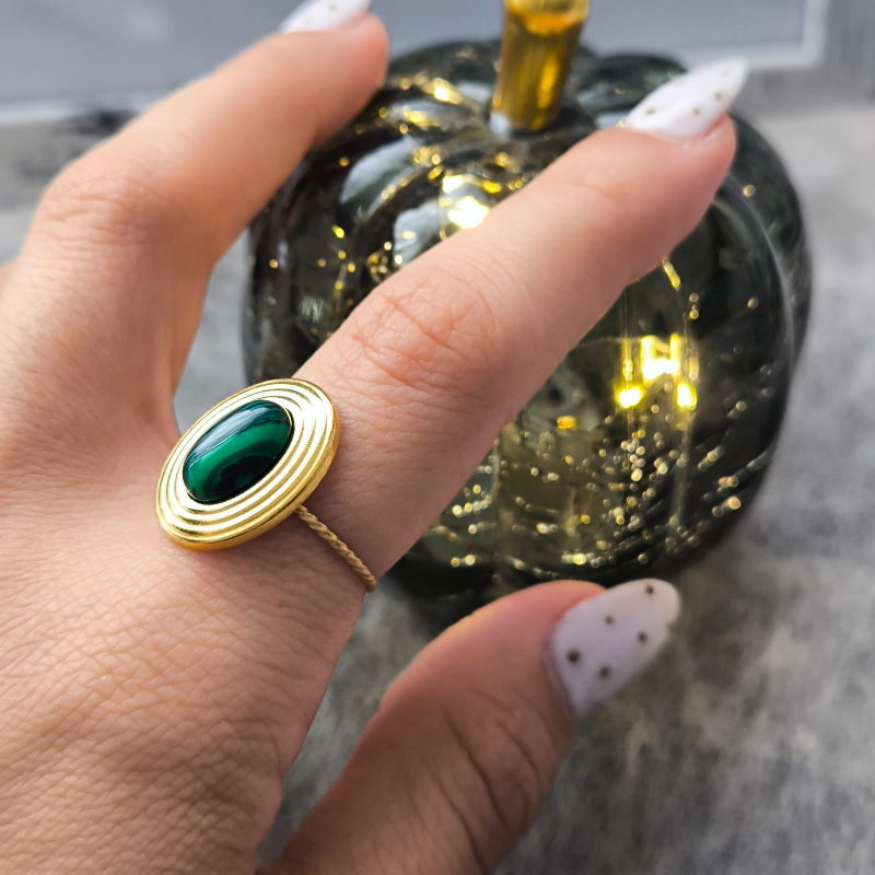 Anillo Ovalado de Doble Capa en Acero Inoxidable con Piedra Verde – Joyería Casual de Moda para Mujer