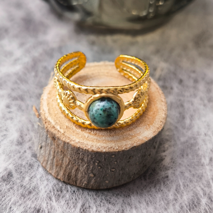Anillo Romano Triple Vuelta para Mujer con Piedras Verdes y Detalle Solar en Acero