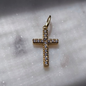Charm Cruz Medium Brillante
